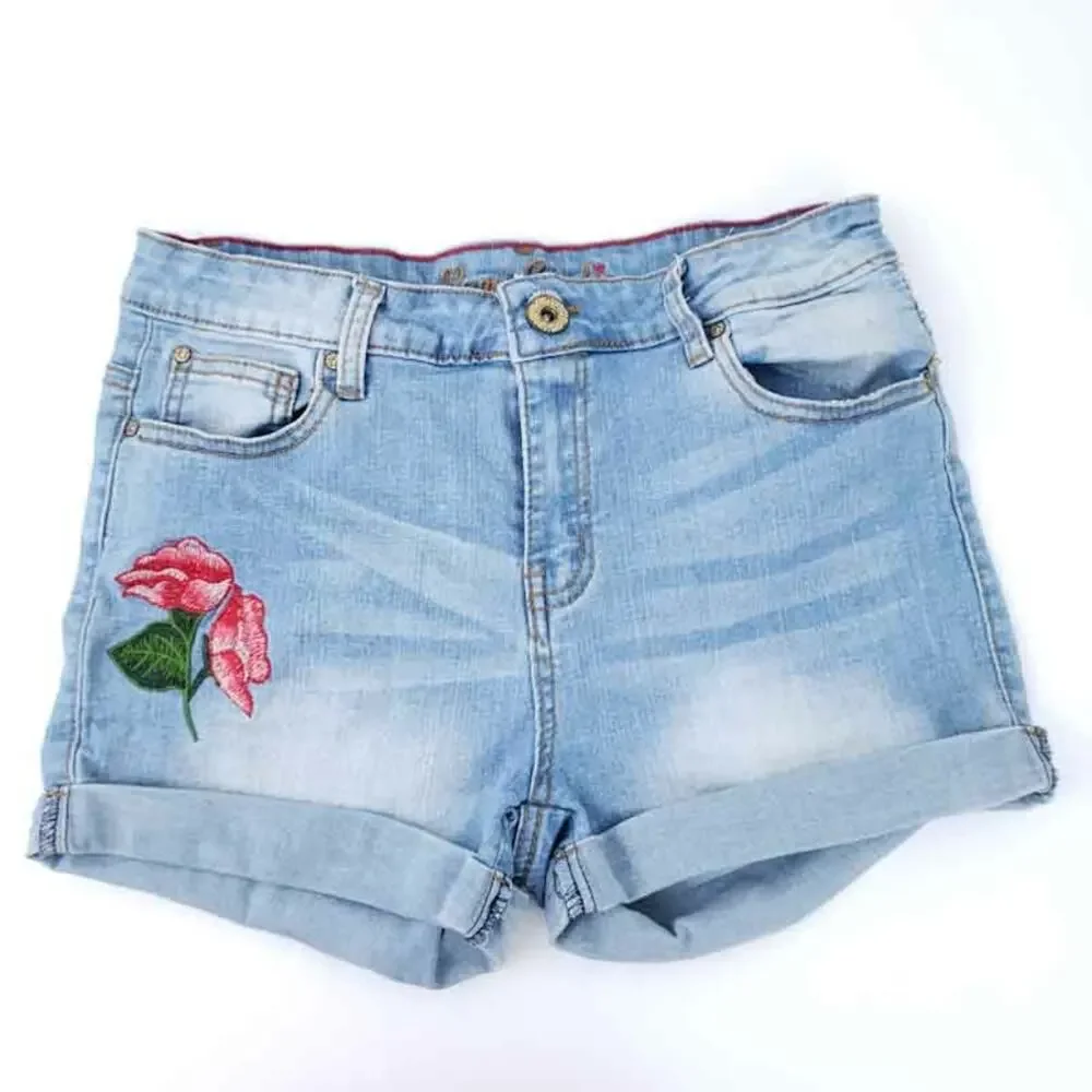 Roma Studio Jean Shorts Denim Size 9 Juniors, Floral Embroidered, Rolled Cuff